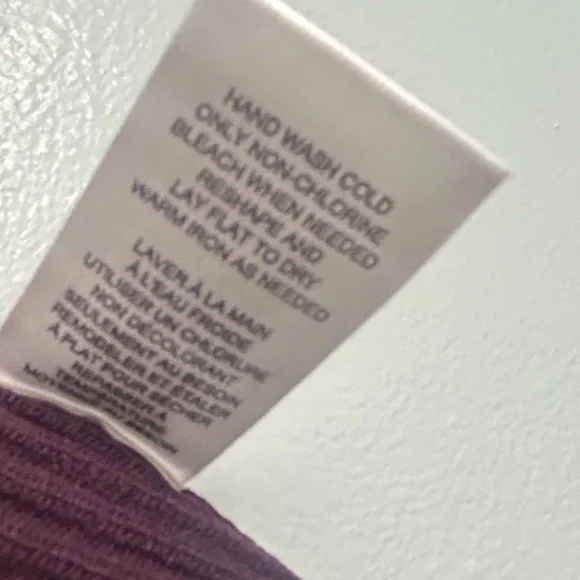 Elie Tahari sweater - Picture 14 of 15